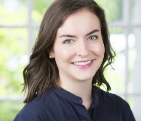 Lindsay Wright Headshot
